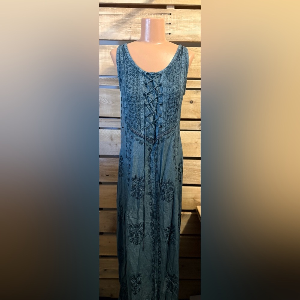 Double Dyed Renaissance Dress - Picture 13 of 14